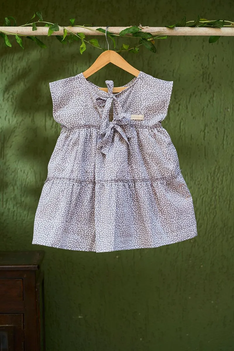 Twirl’ girls short sleeve tiered dress in grey hand block print cotton